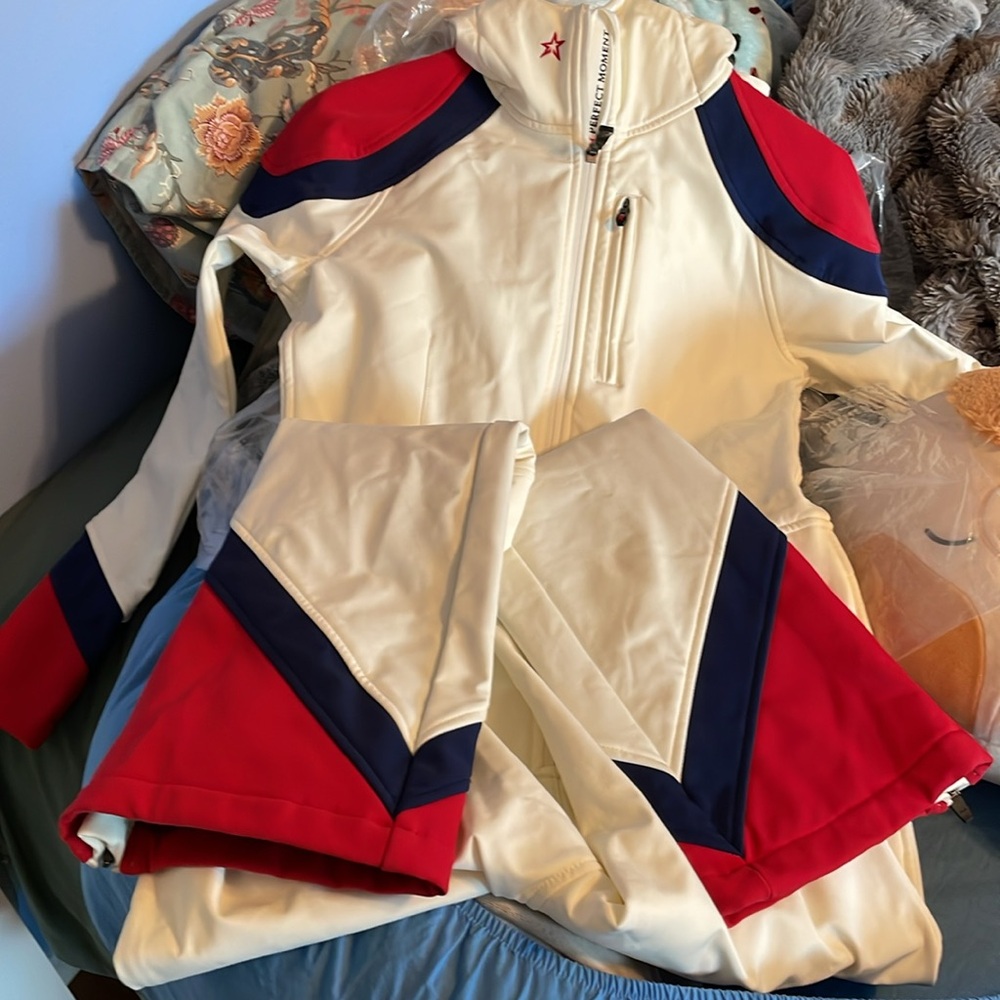 💫Perfect Moment Allos One Piece Ski Suit Snow White/Navy/Red—Medium 💫Like New - Picture 16 of 16